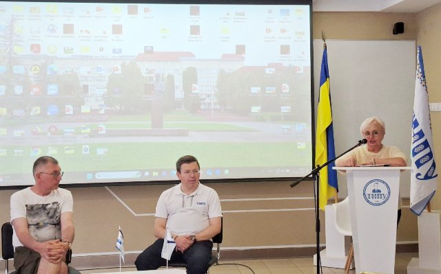 Відкрила засідання Бюро кар'єри голова комісії з внутрішнього забезпечення якості освіти хіміко-біологічного факультету Любов БАРНА